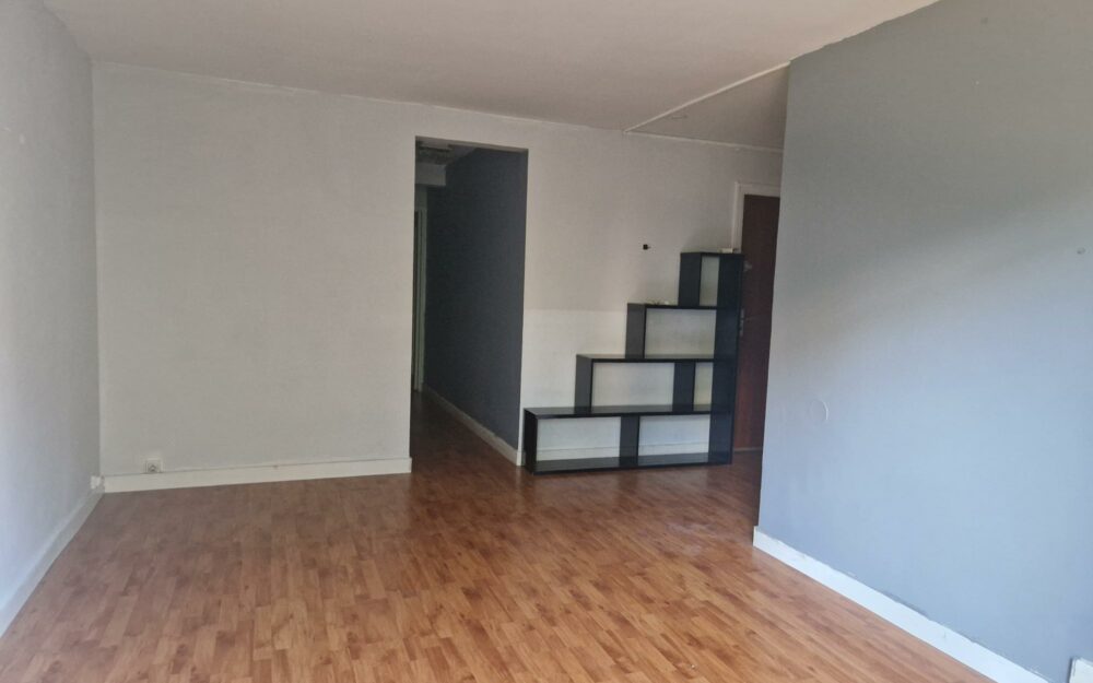 THIAIS – Appartement de 2p + cave + place de parking